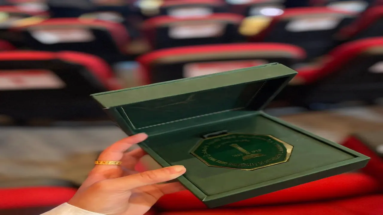آفاق جديدة.. والدة سمات آل سلام تشيد بدور جامعة البترول في تمكين الفتيات